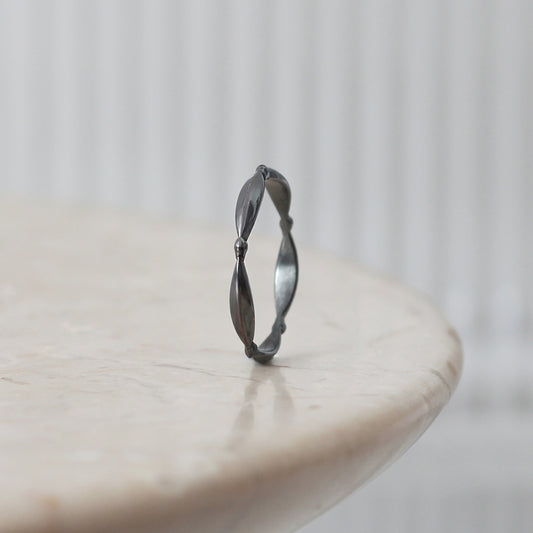 Laurel Leaf Ring - Oxidised